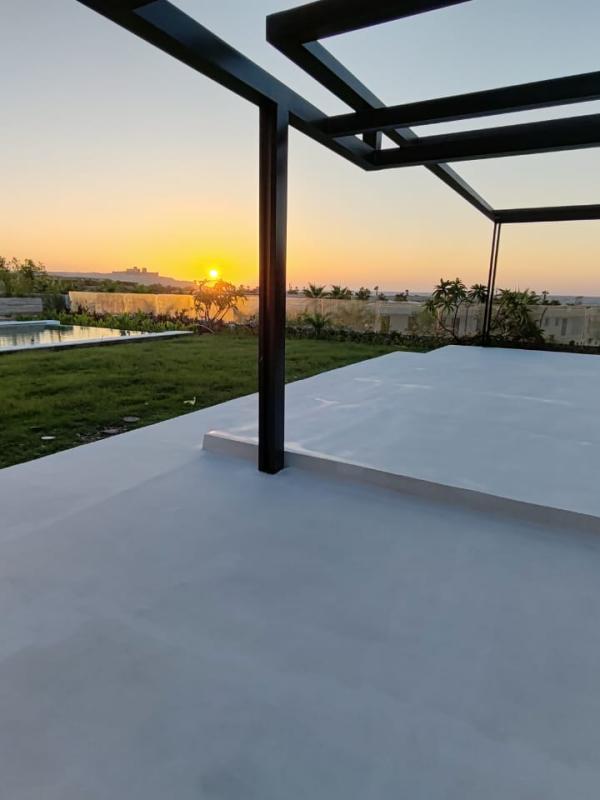 EXTERIOR - Swan Lake - North Coast